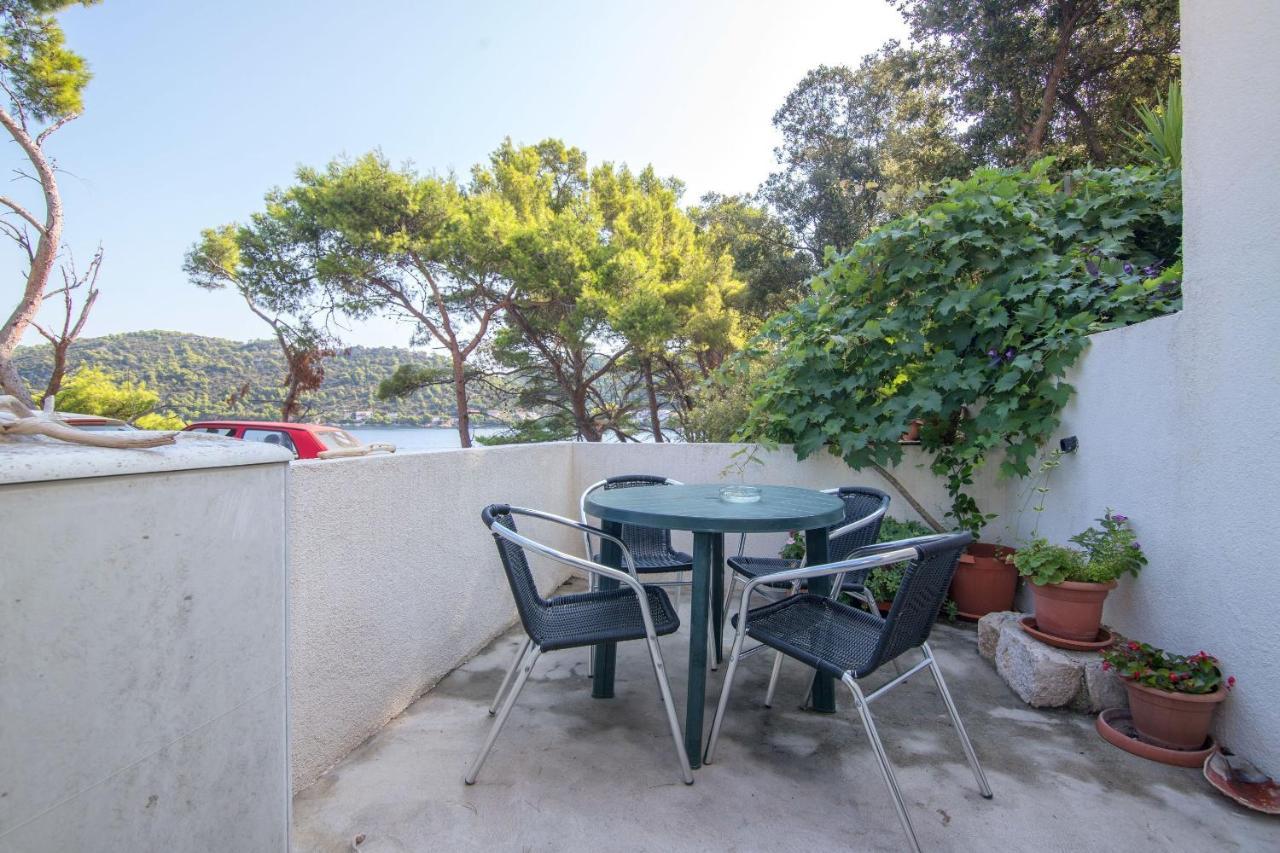 Apartments Luka Uble المظهر الخارجي الصورة