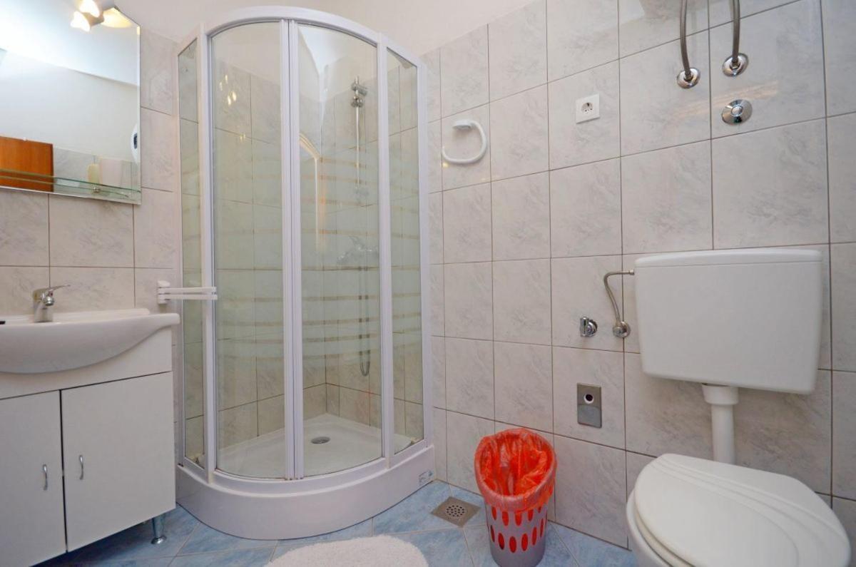 Apartments Luka Uble المظهر الخارجي الصورة