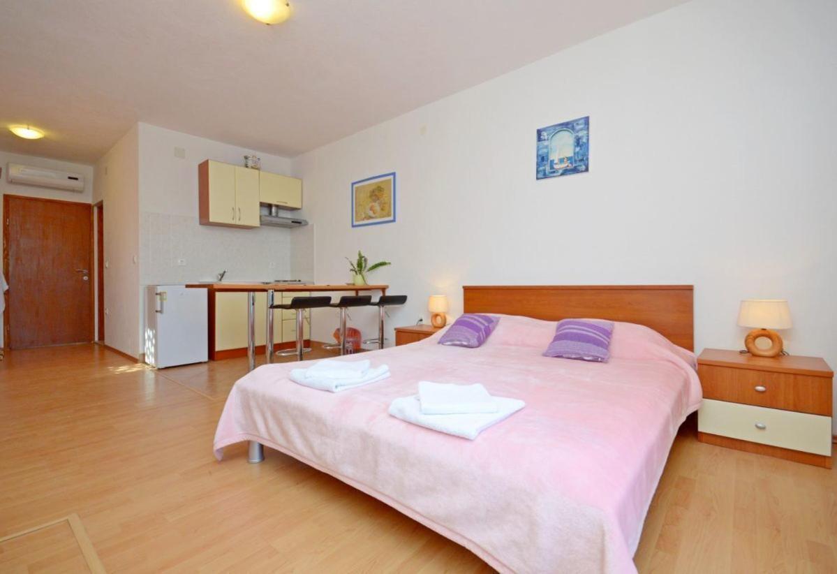 Apartments Luka Uble المظهر الخارجي الصورة