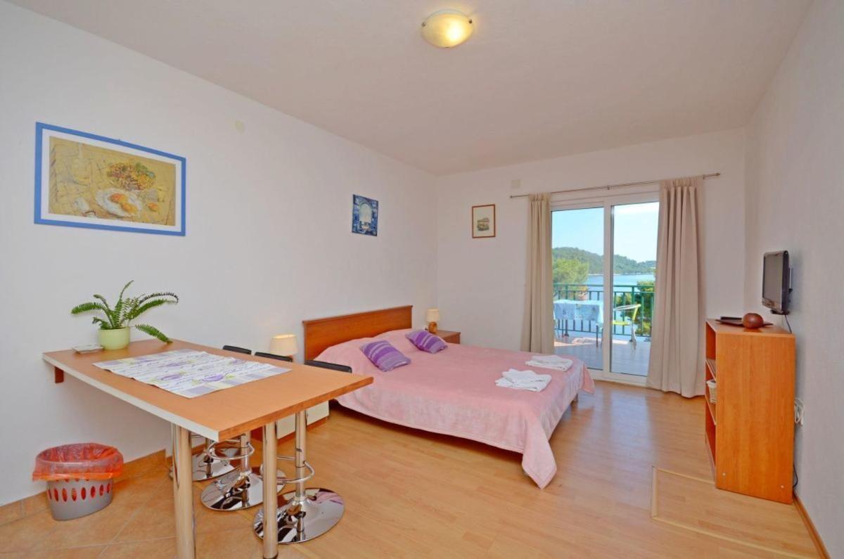 Apartments Luka Uble المظهر الخارجي الصورة