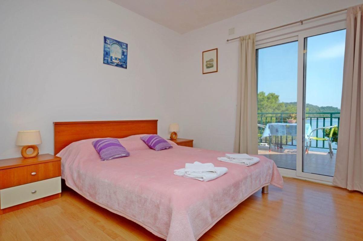 Apartments Luka Uble المظهر الخارجي الصورة