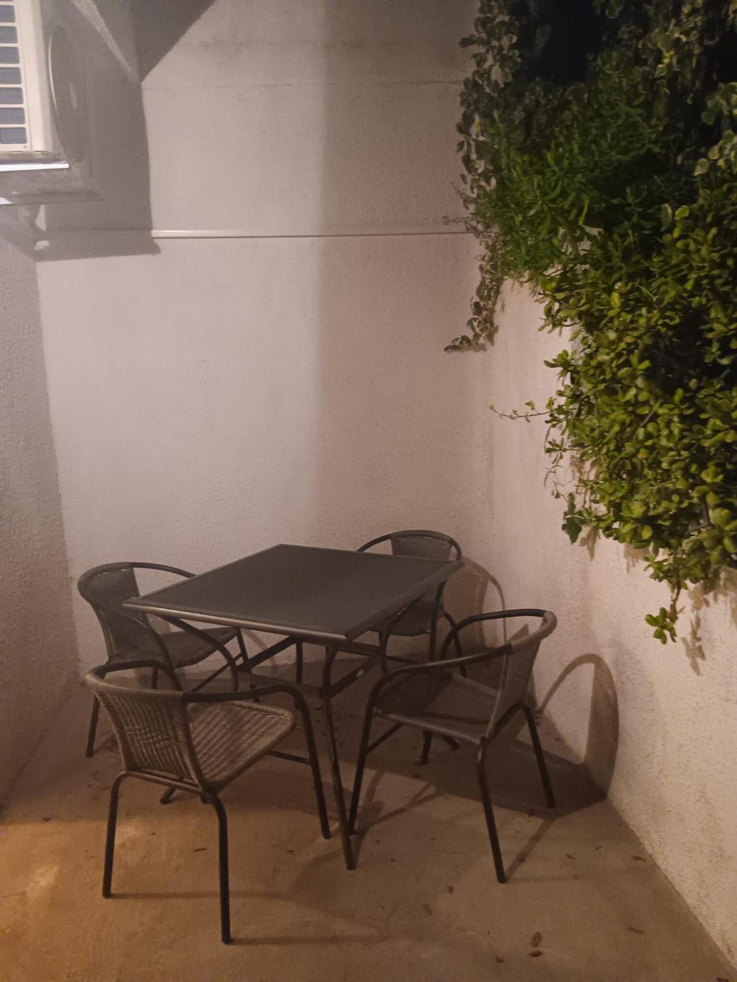 Apartments Luka Uble المظهر الخارجي الصورة