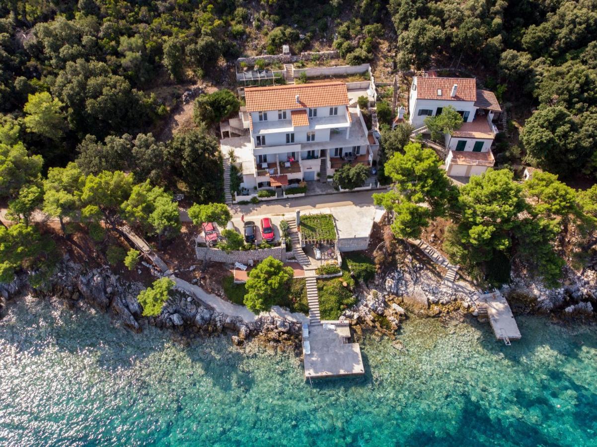 Apartments Luka Uble المظهر الخارجي الصورة